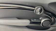 MINI Hatchback 1.5 Cooper Classic 3dr Auto Petrol Hatchback